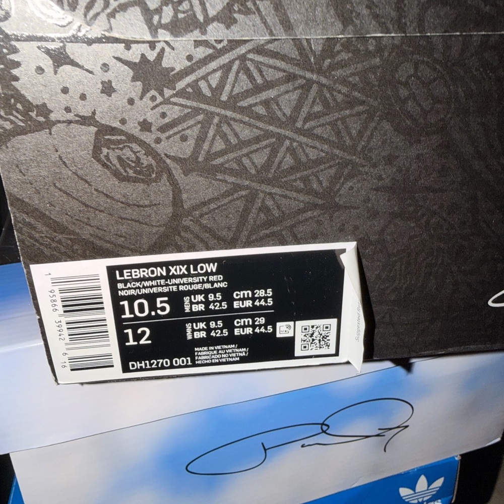 Nike LeBron 19 Low Shoes - Picture 5 of 5